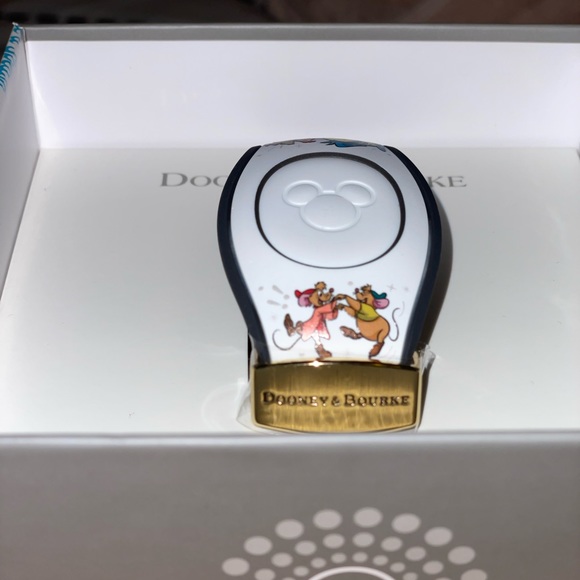 Disney Dooney & Bourke Sidekicks Limited Release Magic Band UNLINKED - Picture 6 of 7